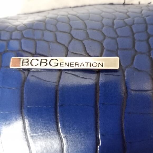 BCBGeneration Olivia Rectangle Pouch NWT - Picture 6 of 7